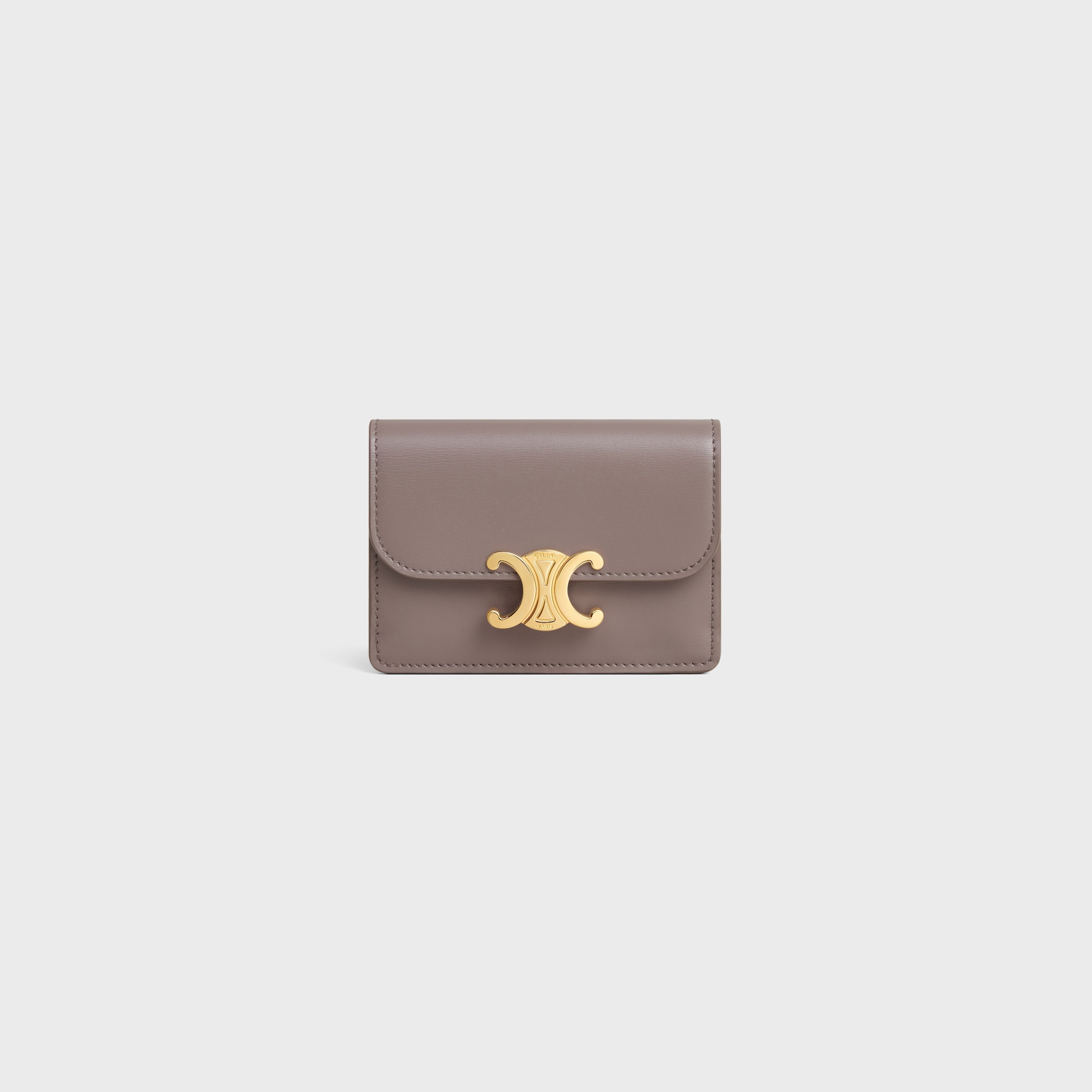 CARD HOLDER WITH FLAP TRIOMPHE IN SHINY CALFSKIN PEBBLE - Image 1